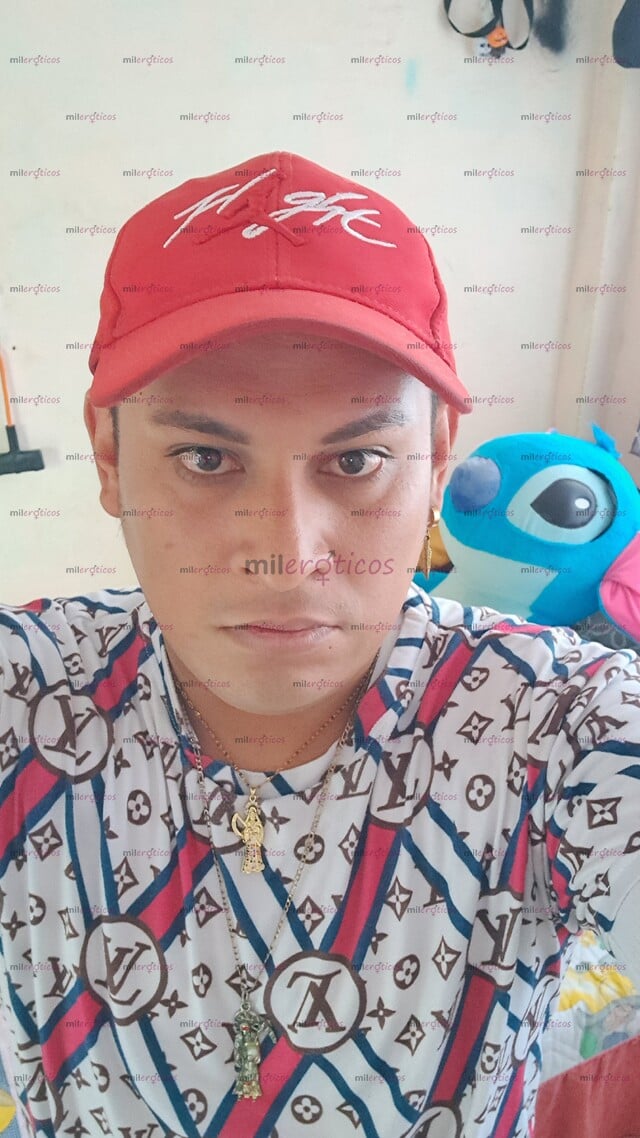 FOTOS DE CHICO ACTIVO NUEVO EN EL PORTAL Y EL AMBIENTE, CON LUGAR