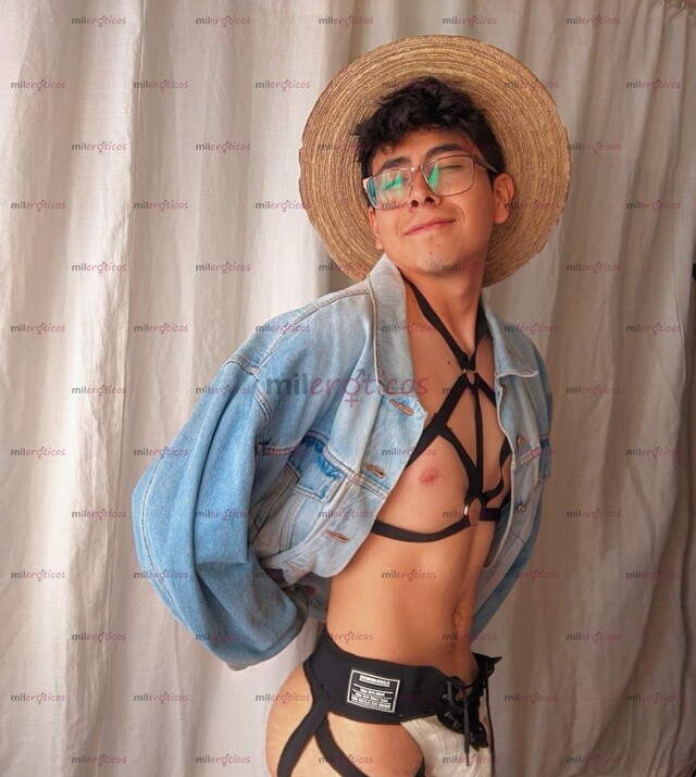 FOTOS DE CORCHO TWINK! TU SERVIDOR AMABLE Y ATENTO :3