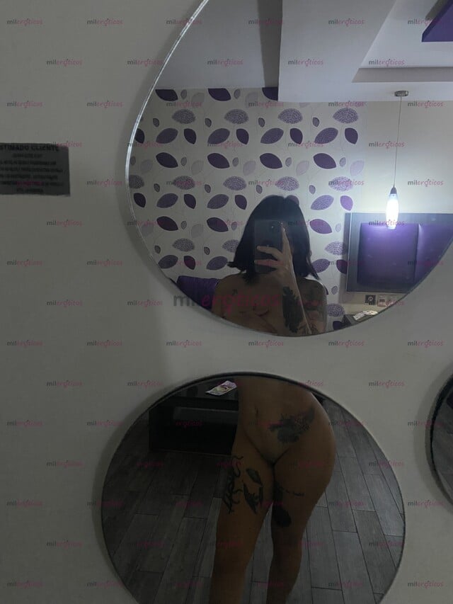 FOTOS DE FLACA CALIENTE TATUADA, TETAS PERFORADAS Y ROSADITAS, PANOCHA APRETADITA Y BONIT