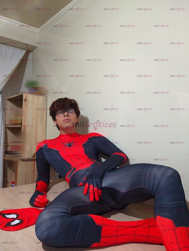 FOTOS DE CORCHO TWINK! TU SERVIDOR AMABLE Y ATENTO :3