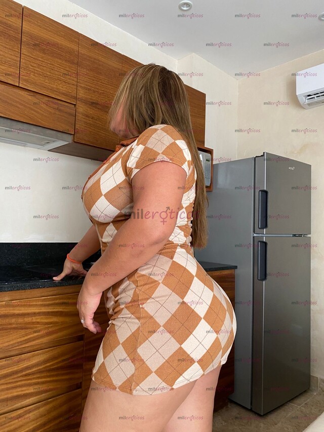 FOTOS DE UNA MAMACITA RICA CON LAS NALGAS BIEN PARADITAS , TETAS GRANDES
