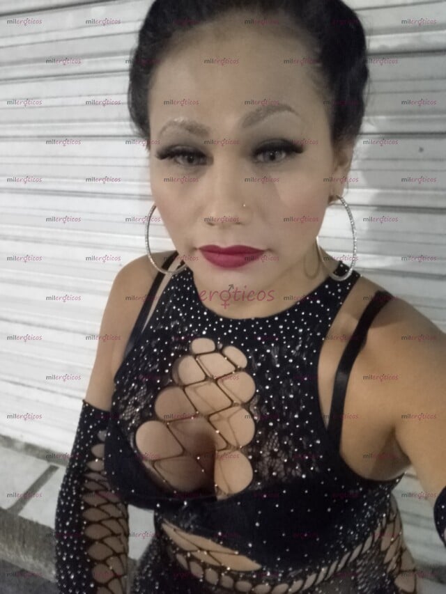 FOTOS DE HOLA MI NOMBRE ES DAIANA UNA CHICA ATRÁS MUY RICA Y SABROSA