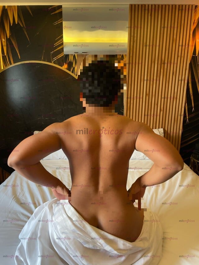 FOTOS DE JOVEN UNIVERSITARIO NALGÓN DEPORTISTA DISPONIBLE PARA QUE LA PASEMOS MUY RICO
