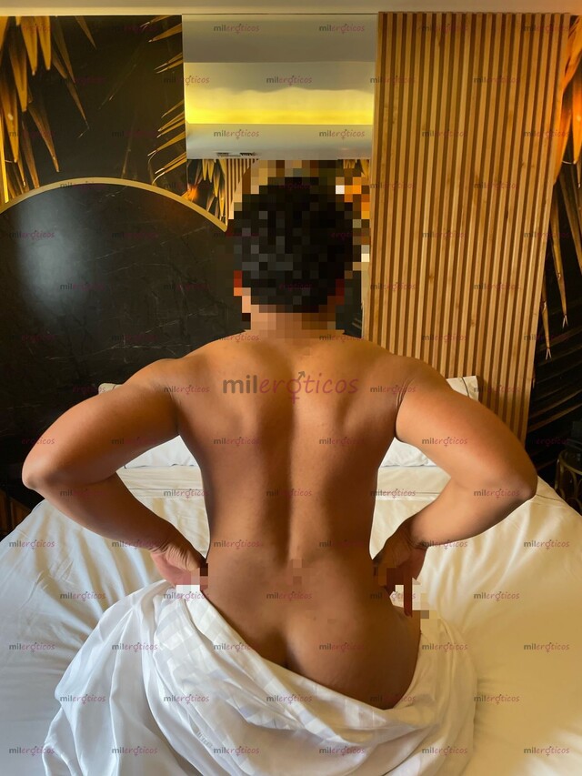 FOTOS DE JOVEN UNIVERSITARIO NALGÓN DEPORTISTA DISPONIBLE PARA QUE LA PASEMOS MUY RICO