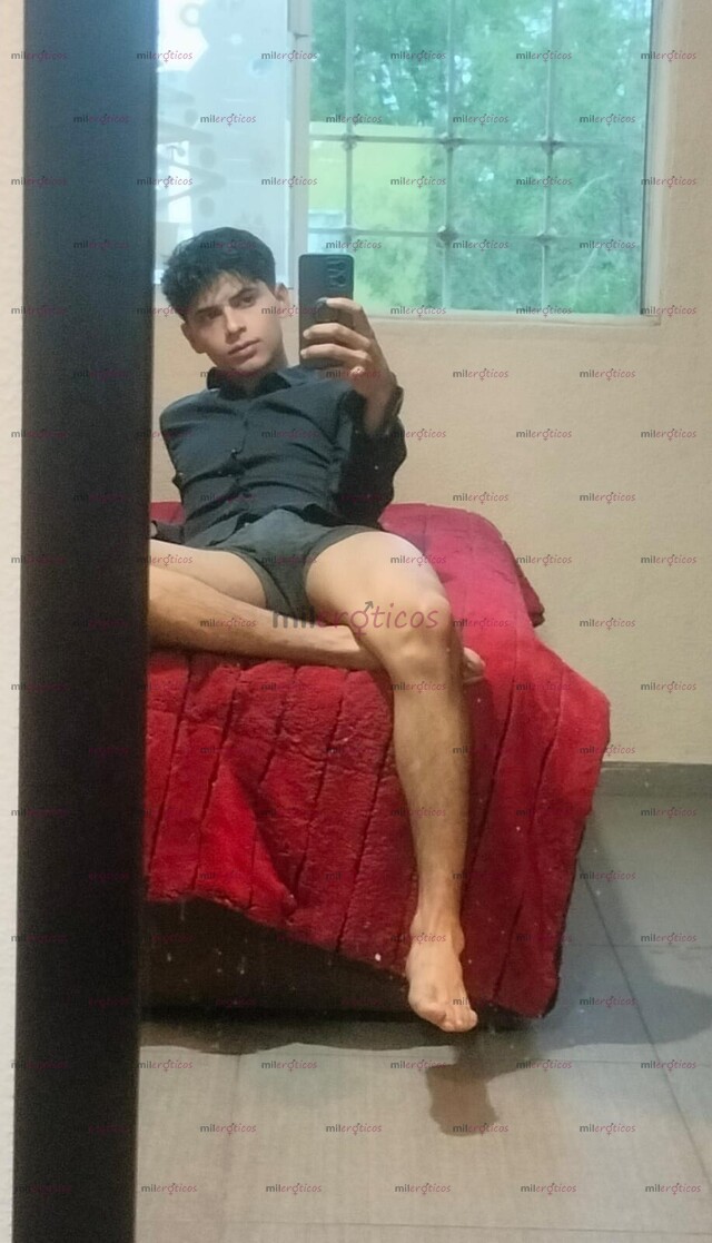 FOTOS DE CHICO DELGADO, BUENA ONDA Y EXTROVERTIDO