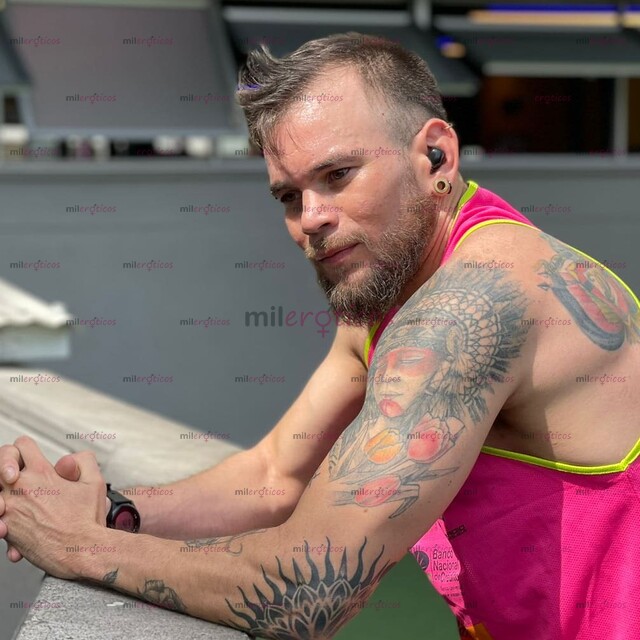 FOTOS DE LOGAN TU LOBO FEROZ, ALTO, ATLÉTICO Y CALIENTE. NOS DIVERTIMOS CORAZÓN!