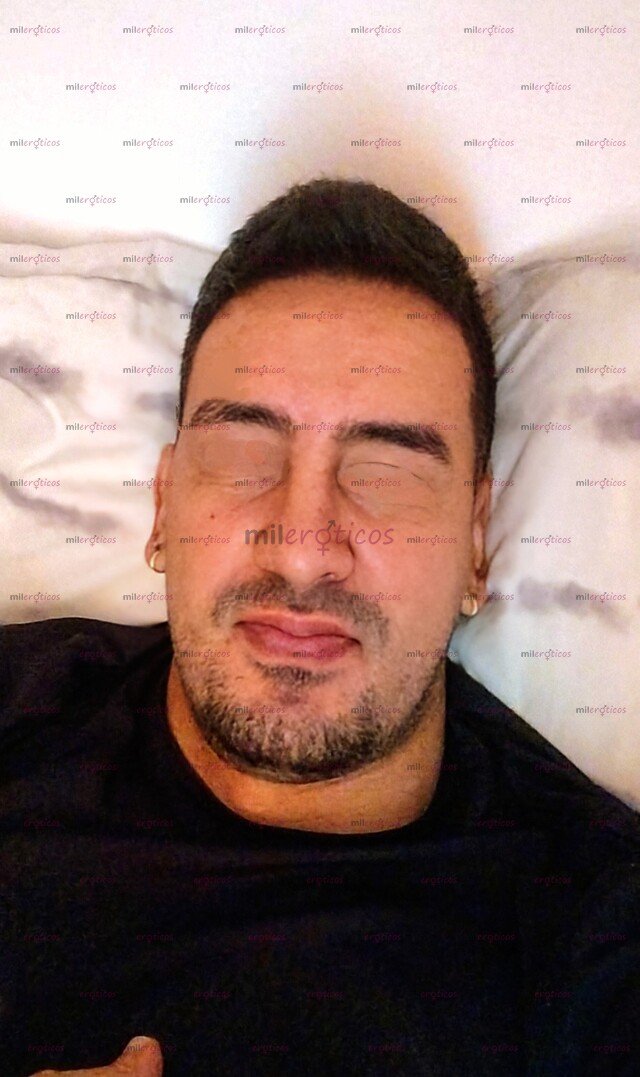 FOTOS DE SANTIAGO HOMBRE SERIO, DISCRETO, EDUCADO MUY COMPLACIENTE