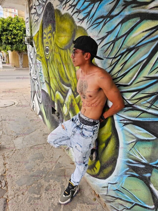 FOTOS DE CHAKAL CON BUENA VERGA PARA HACER GEMIR DE PLACER