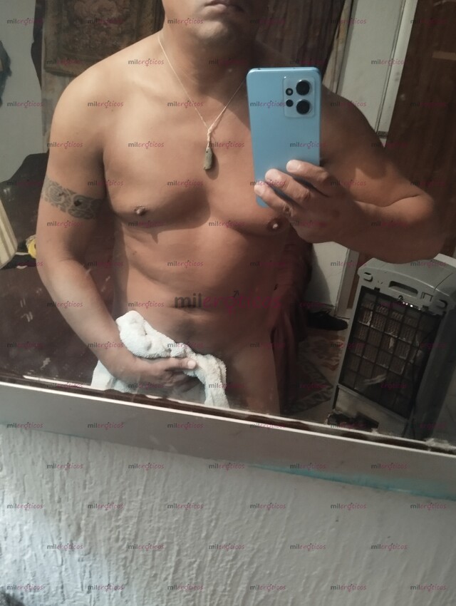 FOTOS DE MASAJISTA PROFESIONAL MASCULINO OFRECE MASAJE DEPORTIVO 2294148891