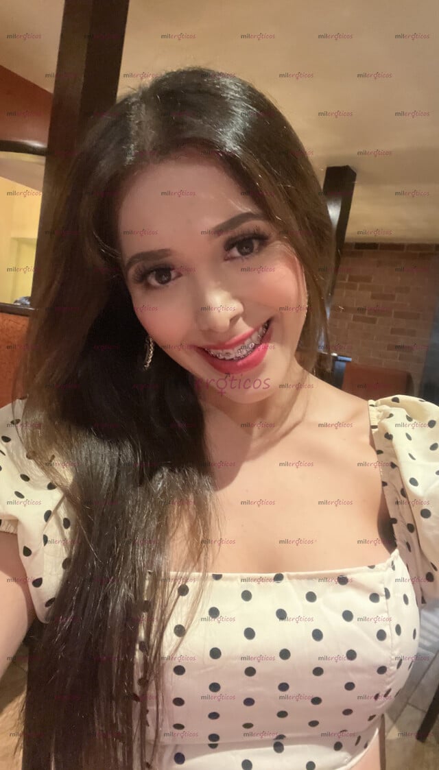 FOTOS DE TRAVIESA , SENSUAL Y COME VERGAS TE CHUPARE DELICIOSO ESA VERGA QUE TENGAS PAPI