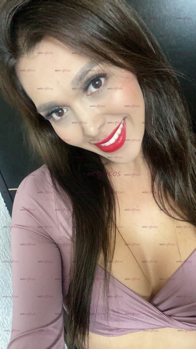 FOTOS DE TRAVIESA , SENSUAL Y COME VERGAS TE CHUPARE DELICIOSO ESA VERGA QUE TENGAS PAPI