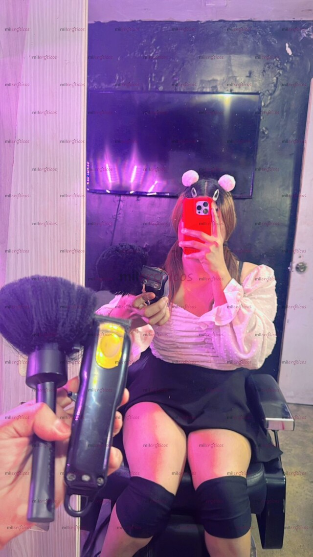 FOTOS DE CHICA TRANS BARBERIA CORTE DE PELO BARBA CEJA FACIALES