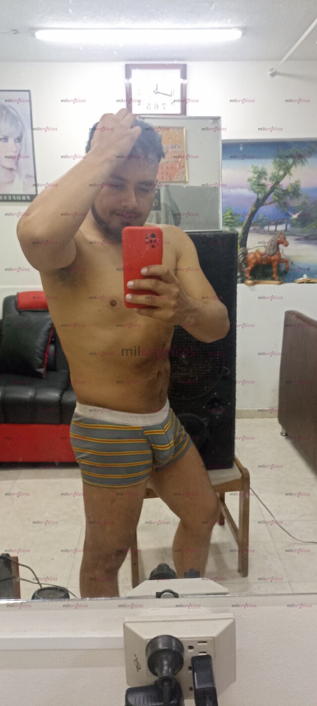 FOTOS DE HOLA SOY ERICK,SOY UN CHICO CONSENTIDOR..DISPUESTO A COMPLACERTE EN TODO