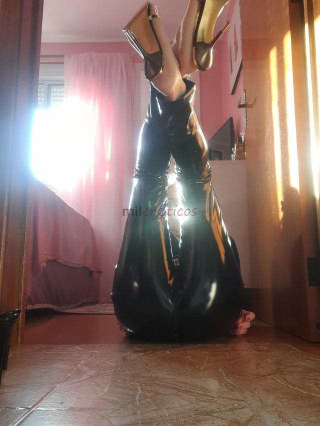 Coroa rainha do virtual e packs p vc gozar comigo vem com a coroa sou honesta e verificada pelo site sou gostosa ppk risadinha e cuzinho gostoso ponho...