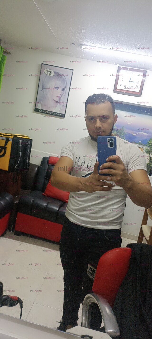 FOTOS DE HOLA SOY ERICK,SOY UN CHICO CONSENTIDOR..DISPUESTO A COMPLACERTE EN TODO