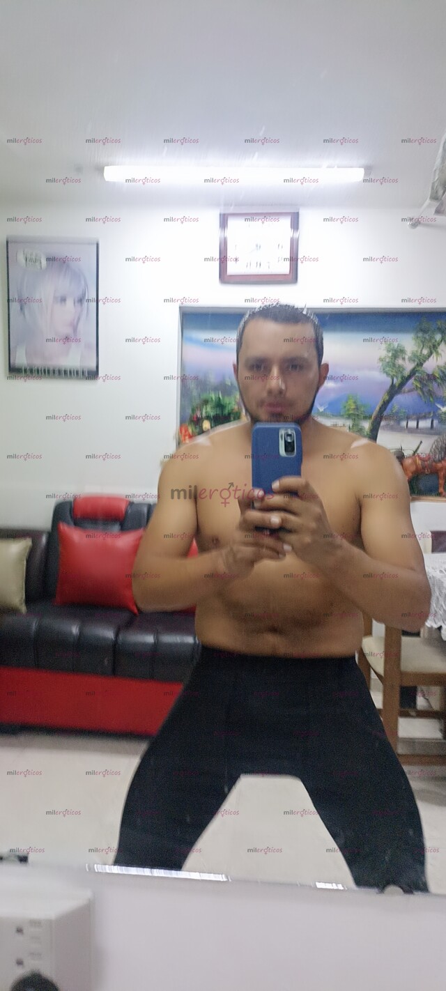 FOTOS DE HOLA SOY ERICK,SOY UN CHICO CONSENTIDOR..DISPUESTO A COMPLACERTE EN TODO