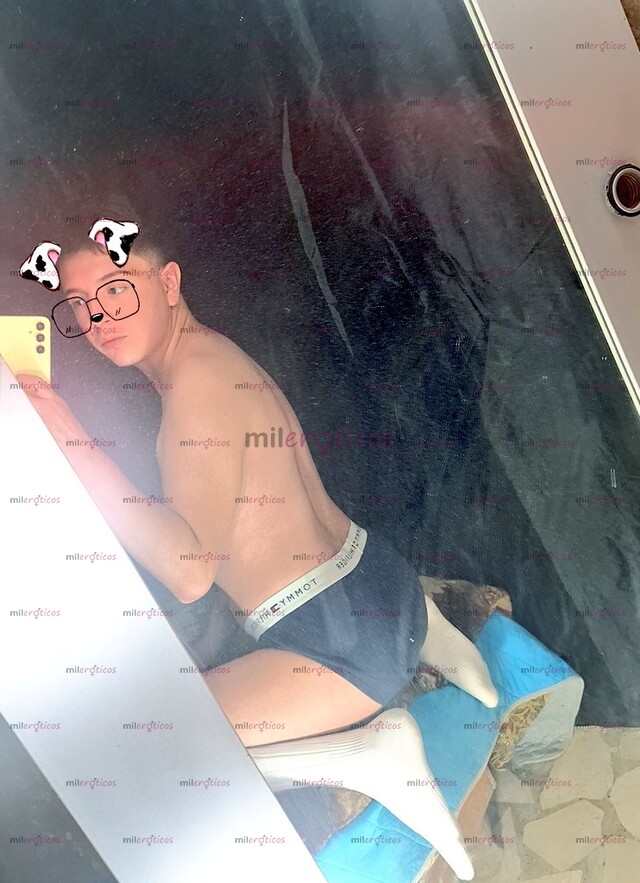 FOTOS DE VOLVÍ, SOY MUY COMPLACIENTE, HAGO DE TODO LO QUE PIDA MI PAPI