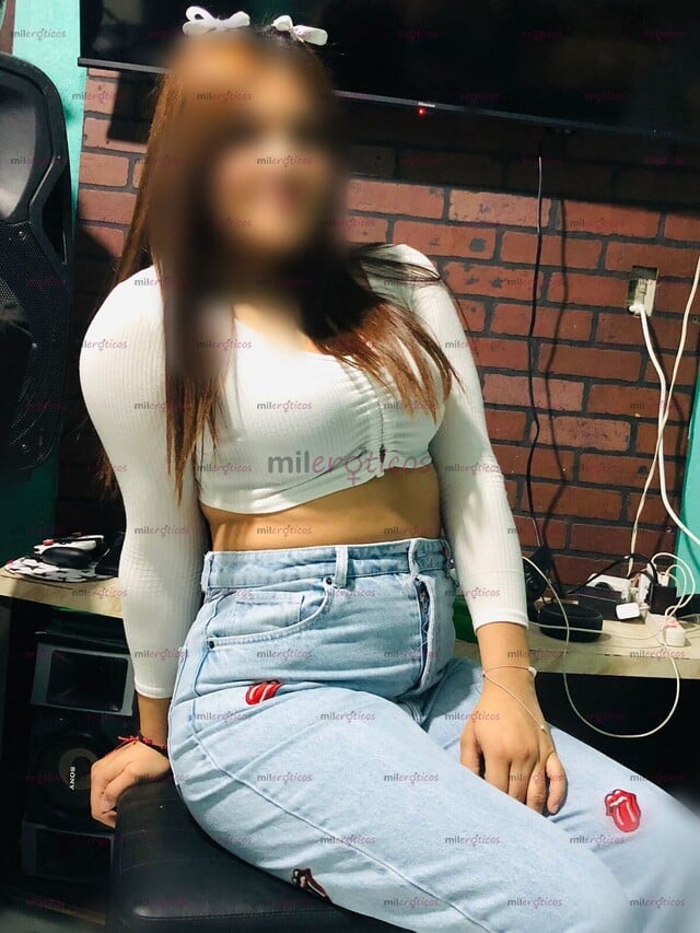 FOTOS DE RUBI DE 19 AÑOS SUPER APRETADITA MUY CACHONDA INICIANDOME