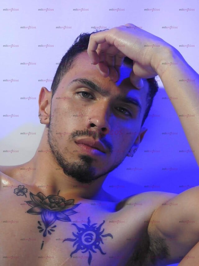 FOTOS DE OJOS VERDES, VERGA GRANDE, CULO RICO, BAJITO, ROLO, MACHO Y MUY ARRECHO
