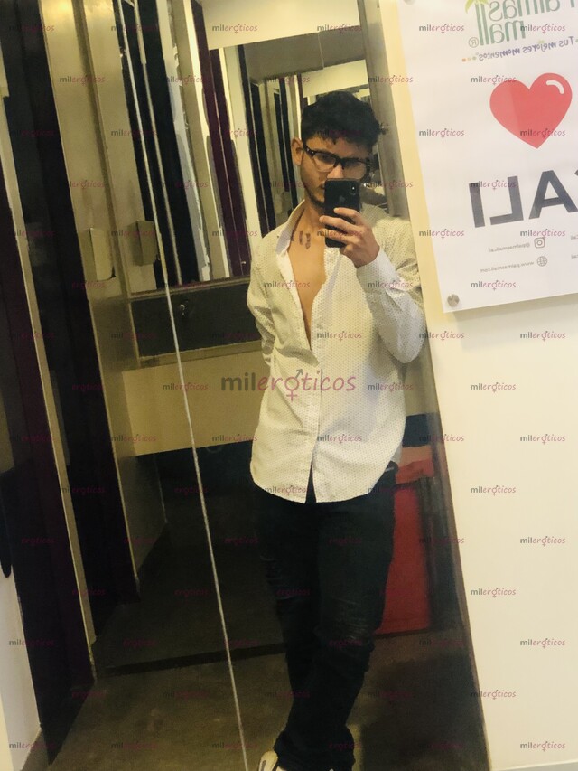 FOTOS DE HOLA, VENEZOLANO NUEVO EN LA CIUDAD. MODELO COMPLACIENTE Y ARRECHO.