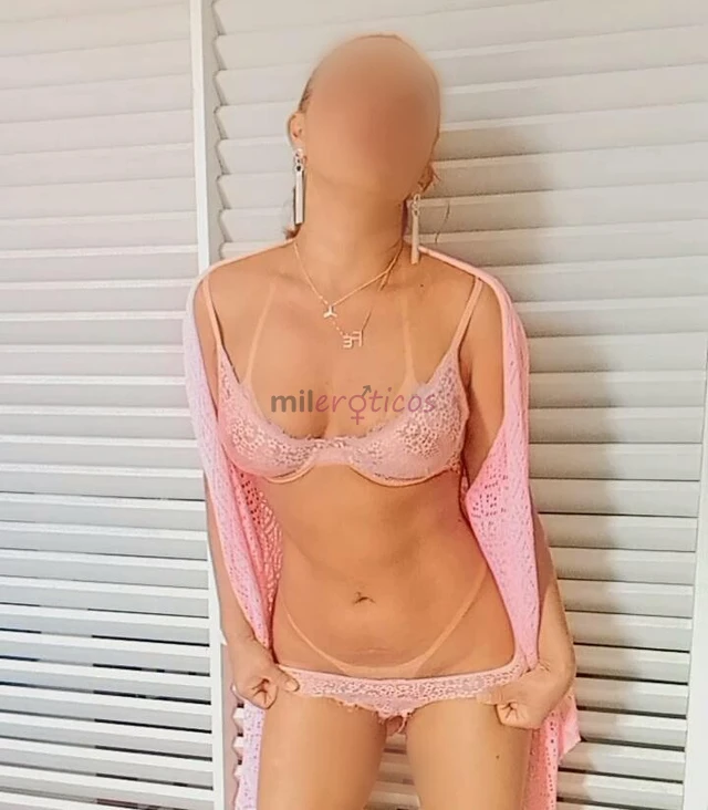 Namoradinha safadinha atrevida e sedutora gosta de dar e receber prazer com jeitinho carinhoso mas sem abrir mao da safadeza atende em flat proprio em...