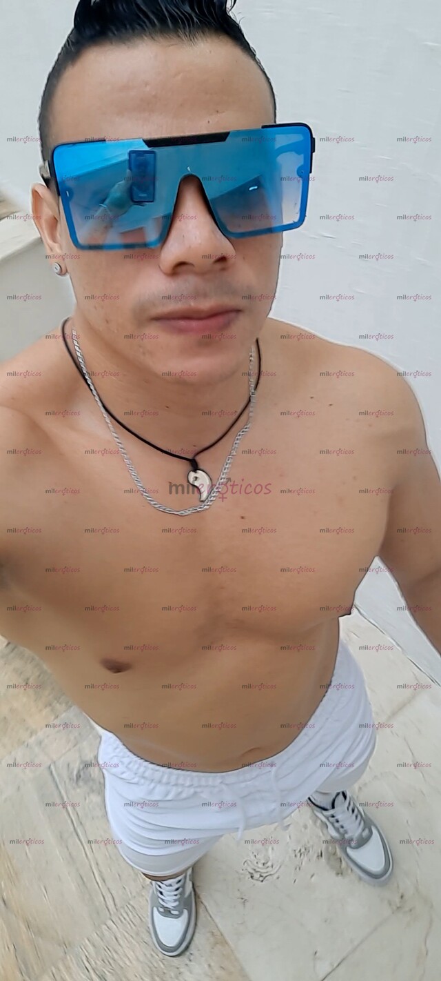 FOTOS DE KRYSTHIAN MASAJISTA CORPORAL Y EROTICO PROFECIONAL DE PASO EN BARRANQUILLA