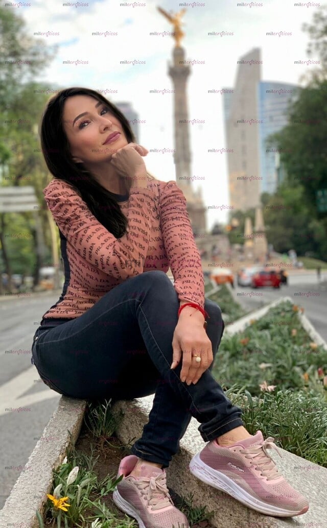 FOTOS DE COLOMBIANA MADURA Y CARIÑOSA, EXPERTA EN EL SEXO ORAL PROFUNDO