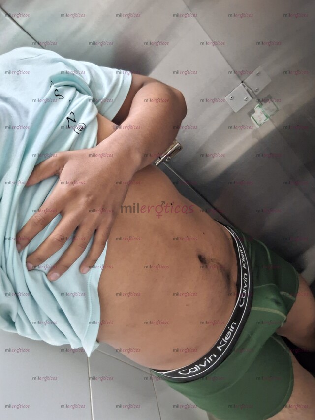 FOTOS DE 18 AÑOS JOVEN MORENO HETERO EN LA CIUDAD