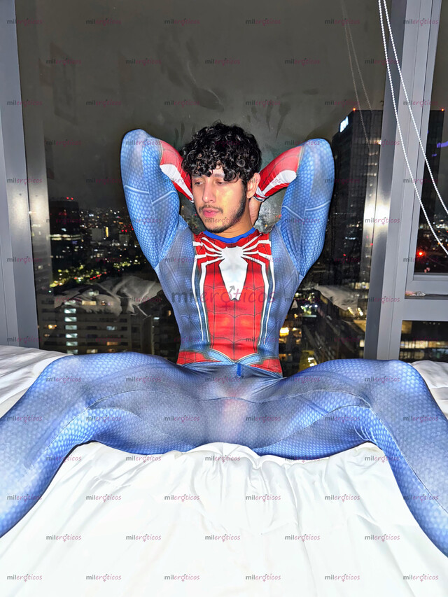 FOTOS DE NIÑO FIT CON GANAS DE EXPERIMENTAR SU SEXUALIDAD AL MÁXIMO