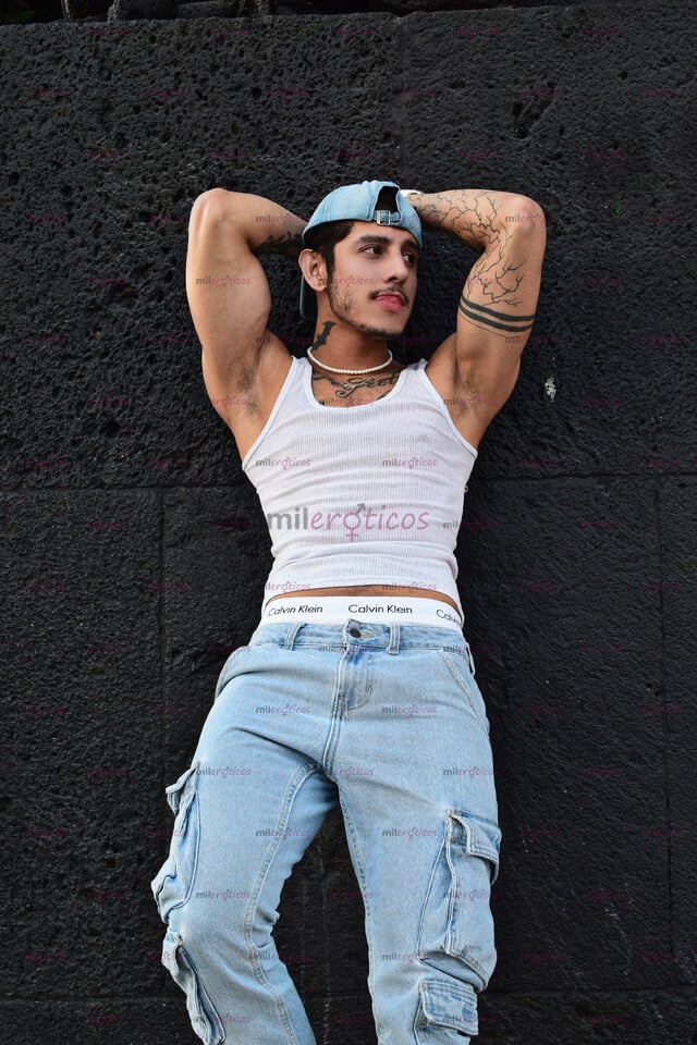 FOTOS DE NIÑO FIT CON GANAS DE EXPERIMENTAR SU SEXUALIDAD AL MÁXIMO