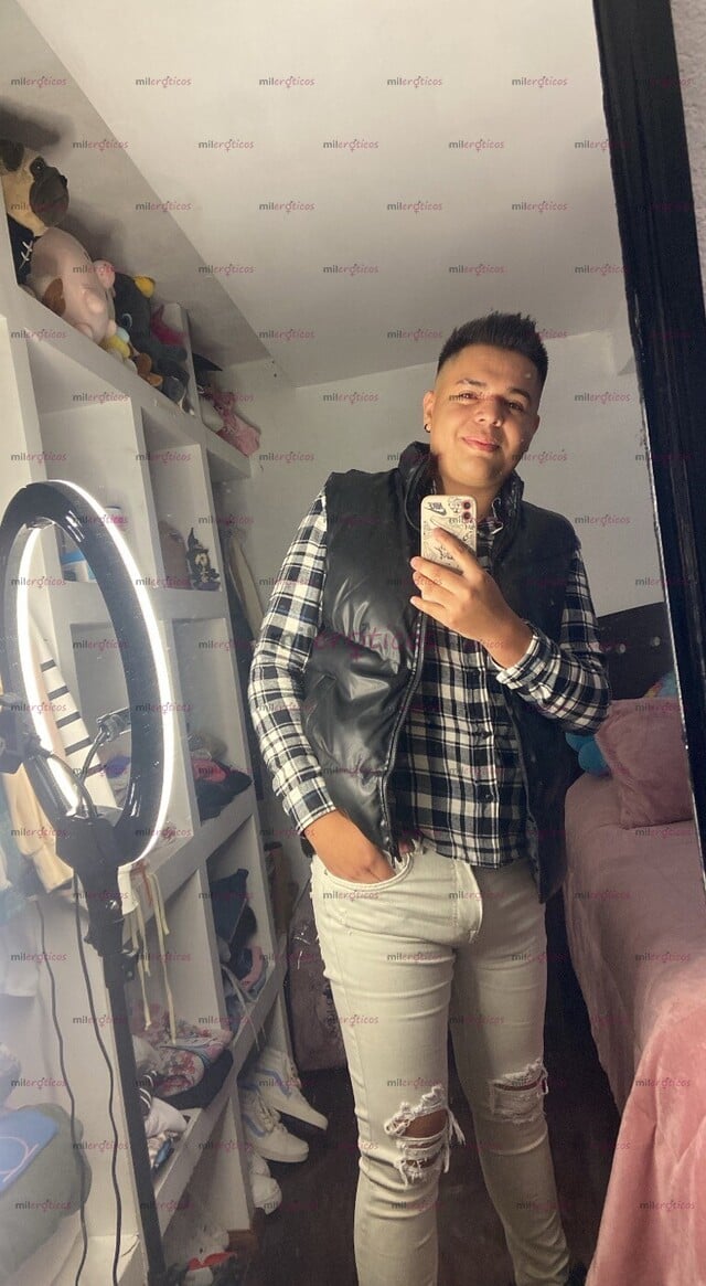 FOTOS DE NUEVO EN TU ZONA LISTO PARA QUE ME LLEVES A TU CAMA Y COMPLACERTE