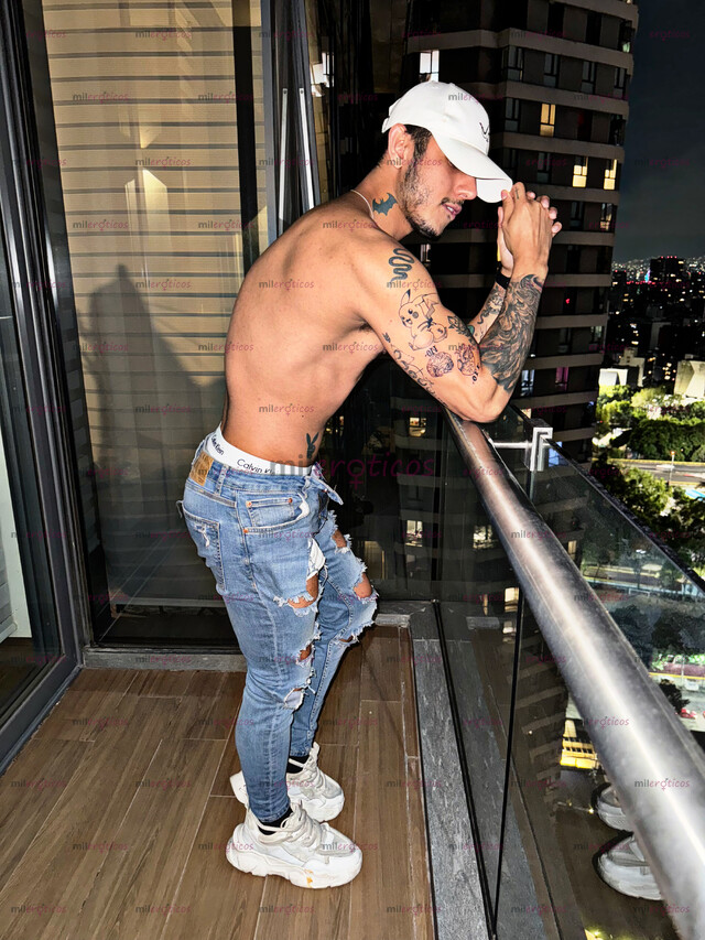 FOTOS DE TU CHICO DE ONLYFANS VICTOR EVANS ,EXPLORANDO AL MÁXIMO MI SEXUALIDAD