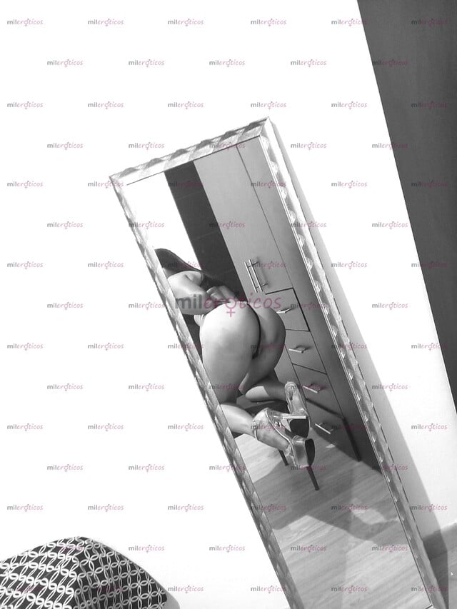 FOTOS DE LA FLACA SEXY Y CALIENTE QUE VA COMPLACER TODAS TUS FANTASÍAS SEXUALES