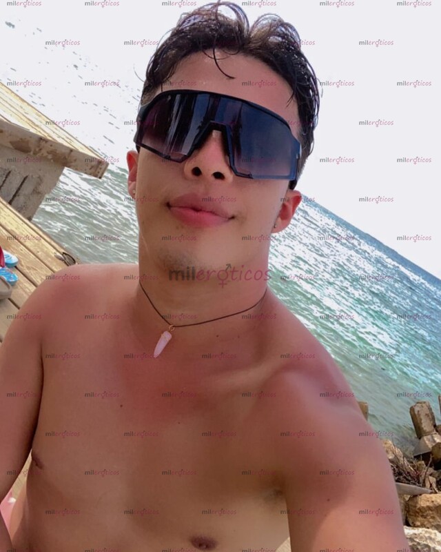 FOTOS DE JOVEN COLOMBIANO, COMPLACIENTE Y VERGON!!!