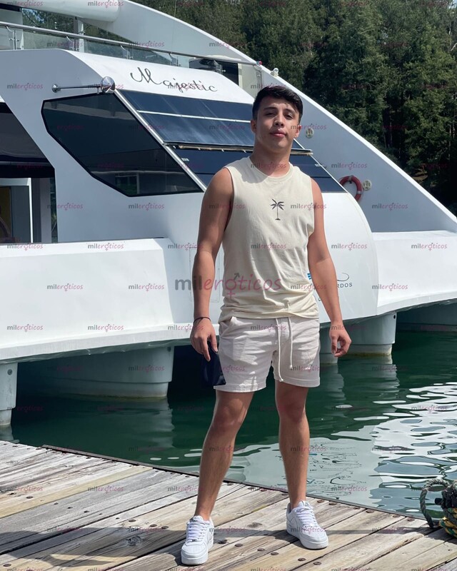 FOTOS DE JOVEN COLOMBIANO, COMPLACIENTE Y VERGON!!!