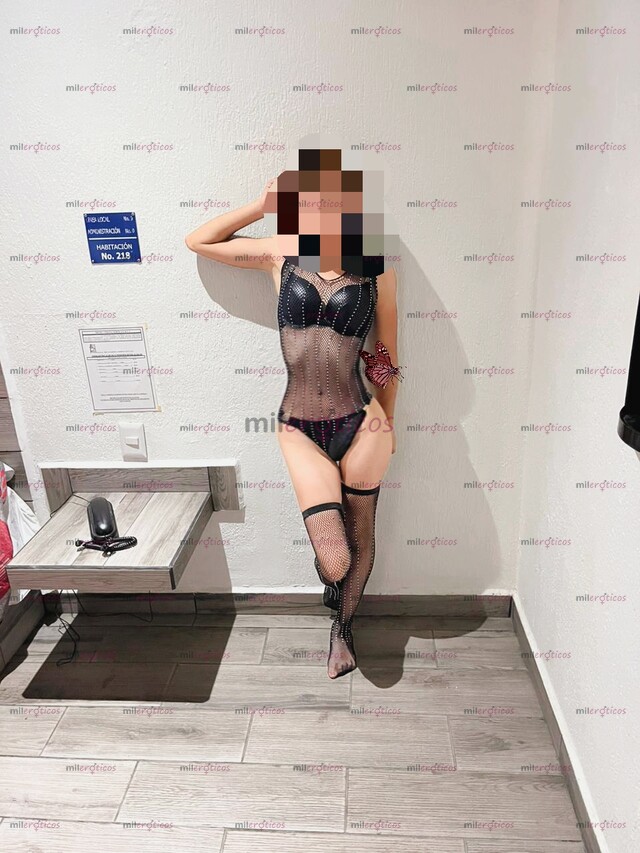 FOTOS DE DIVERTIDA Y CACHONDA CON UNA VAGINA APRETADITA DE LO MAS RICO