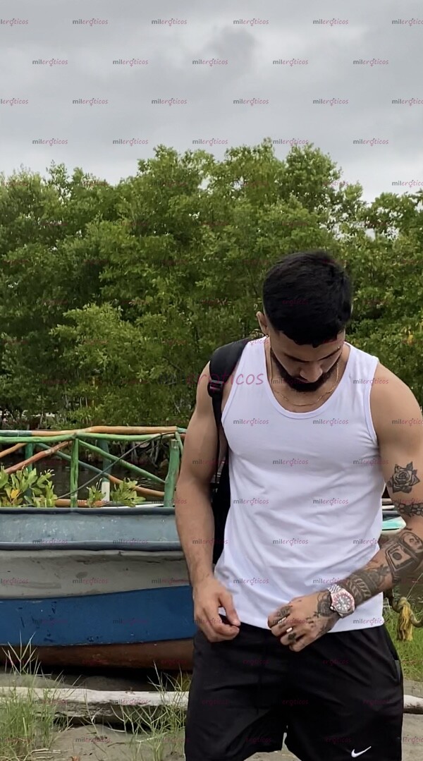 FOTOS DE FLACO BARBADO DE GIMNASIO DISPONIBLE PARA TI