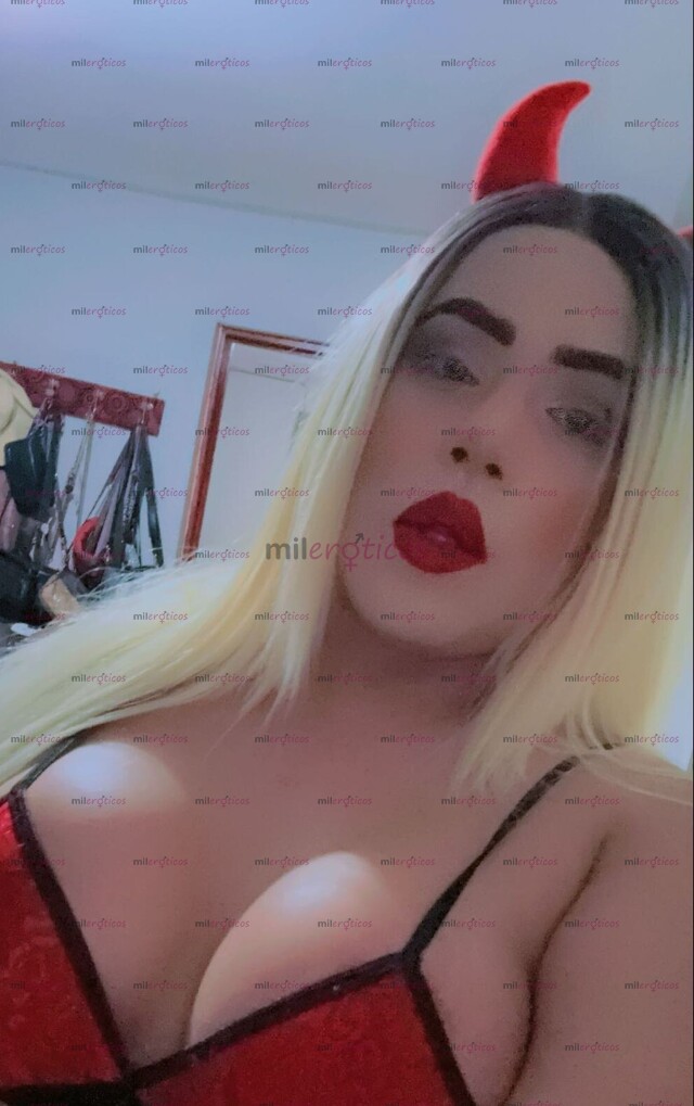 FOTOS DE SENSUAL TRANS DOTADA CON MUCHA LECHE PARA TI