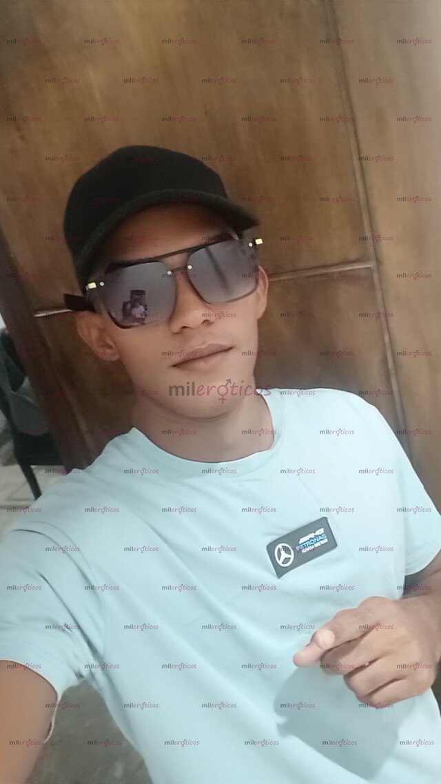 FOTOS DE BUENAS SOY SANTI COSTEÑO. 100 % CALIENTE