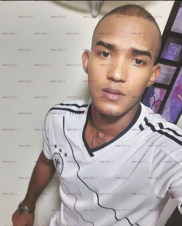 FOTOS DE BUENAS SOY SANTI COSTEÑO. 100 % CALIENTE