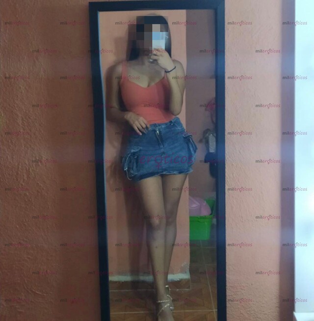 FOTOS DE JOVEN LINDA Y CACHONDA DISPUESTA A CUMPLIR TODAS TU FANTASÍAS