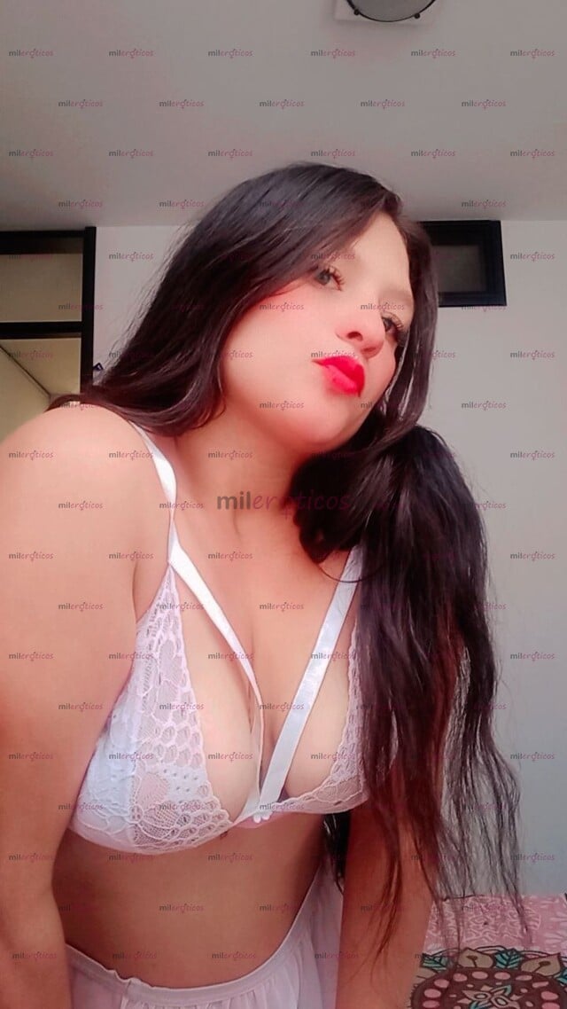 FOTOS DE MONITA RICA QUE LE ENCANTA CHUPAR VERGAS BIEN ENSALIVADO.. QUE RICO BEBE