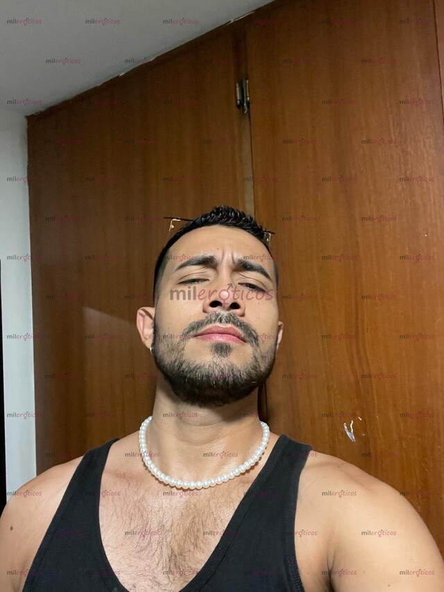 FOTOS DE JOVEN ESBELTO , VELLUDO , COMPLACIENTE , VERGON , VERSATIL