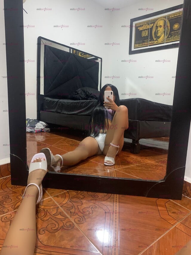 FOTOS DE HOLA AMORES SOY ANA HERMOSA INDIA DE 19 AÑOS SÚPER CULONA Y DESCOMPLICADA