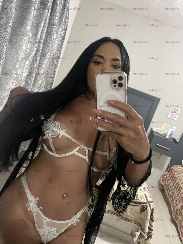 FOTOS DE NUEVA EN TU CIUDAD,MUJER TRANS CON UN CARAMELO DE 19CM COMPLACIENTE Y MUY HIGIEN