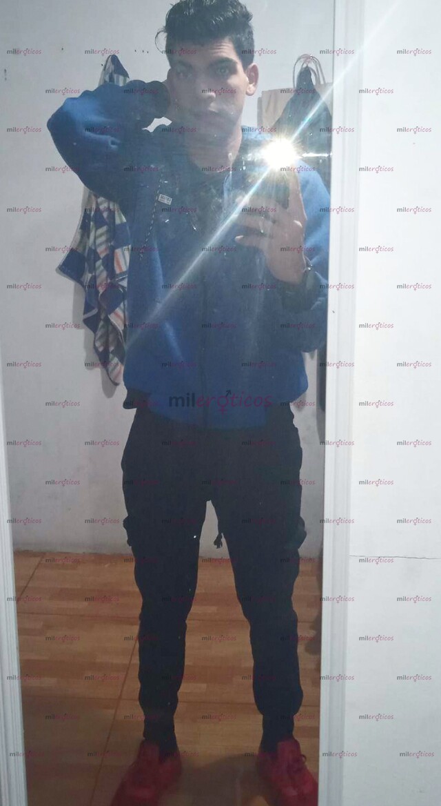 FOTOS DE JOVEN VENEZOLANO DOTADO MACHO GRANDE Y GRUESO A TUS ORDENES