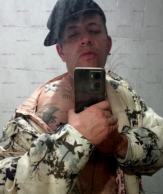 FOTOS DE HOLA PRECIOSAS ME LLAMO SERGIO SU RAPERO FAVORITO EN LA CAMA HIGIENE ACTITUD Y