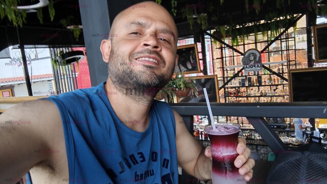 FOTOS DE MASAJE SOBRE CAMILLA REAL Y EFECTIVO EN LAURELES MEDELLÍN