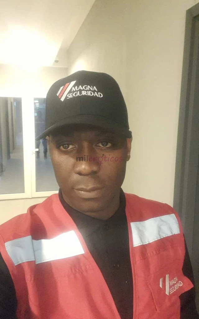 Soy un hombre apasionado por el amor soy muy respetuoso muy serio hago mi trabajo a mujeres serias que les que deseen sentir el placer y algo mas hago...