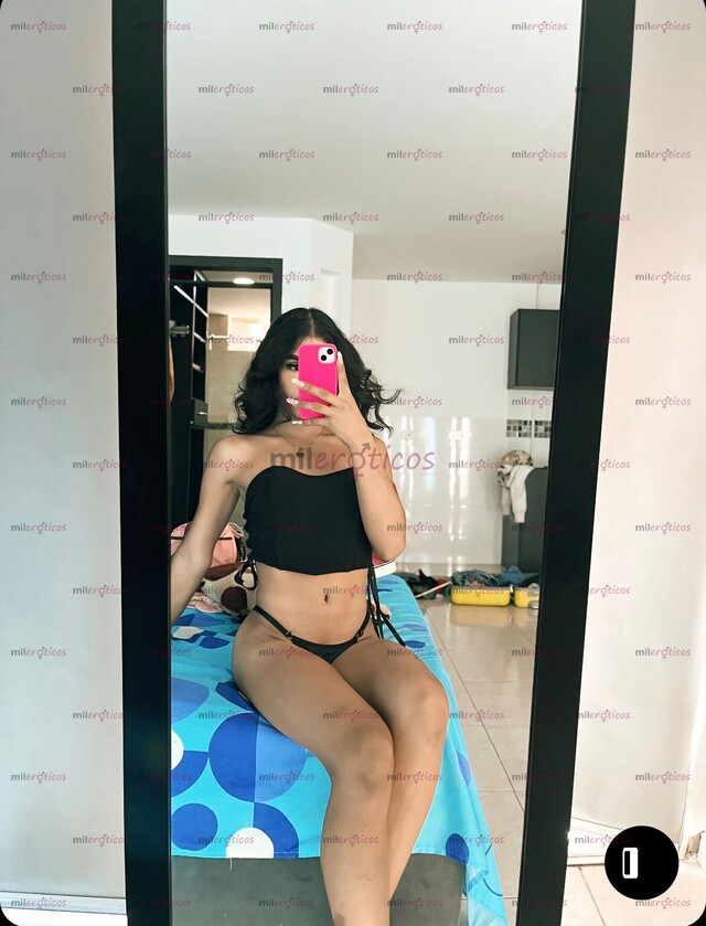 FOTOS DE POLLITA TRANS DE CLASE DISPUESTA A COMPLACERTE Y CUMPLIR TODAS TUS FANTASÍAS